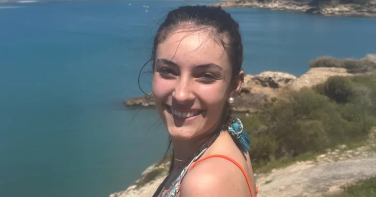 Leyre Des Loupiots Ecole Montessori Bilingue Salles Sara